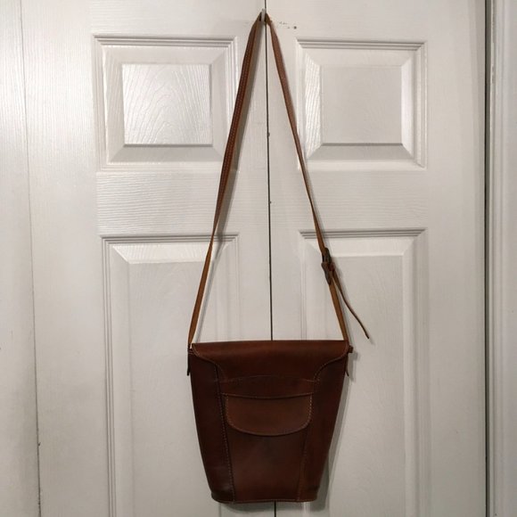 Eddie Bauer Vintage Leather Unisex Crossbody Bucket Bag - Picture 2 of 10